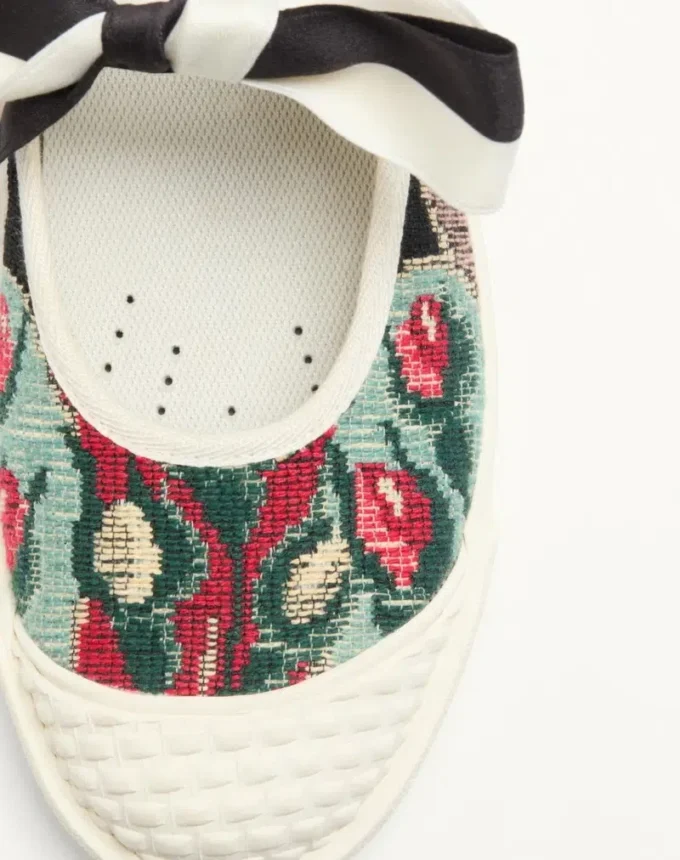 Bailarina Bay By Bay Sneaker en tejido jacquard con bordado floral Bailarina Bay By Bay Sneaker en tejido jacquard con bordado floral