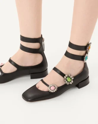 Bailarinas con tiras en piel de cabrito con botones joya de 20 mm