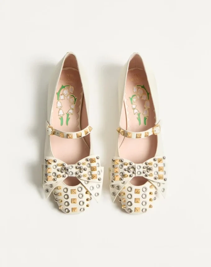 Bailarinas Mary-Jane Bowow en piel de cabrito con tachuelas Bailarinas Mary-Jane Bowow en piel de cabrito con tachuelas