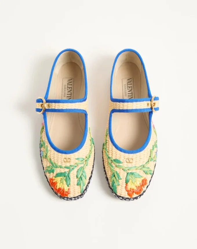 Bailarinas Mary Jane Endouce de rafia con bordado floral Bailarinas Mary Jane Endouce de rafia con bordado floral