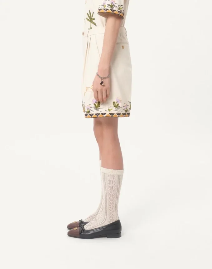 Bermudas de lona de algodón con bordados florales y ribetes jacquard Bermudas de lona de algodón con bordados florales y ribetes jacquard