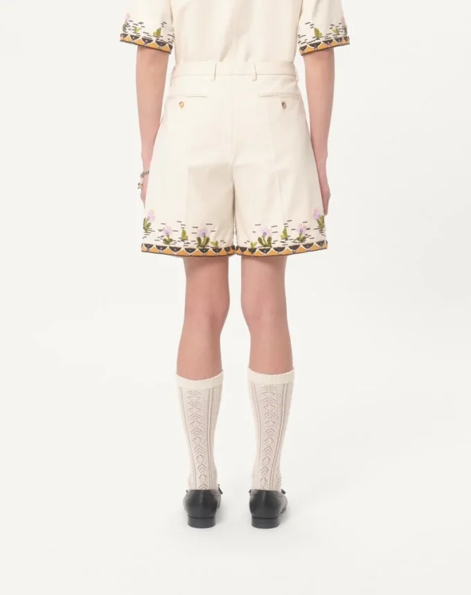 Bermudas de lona de algodón con bordados florales y ribetes jacquard Bermudas de lona de algodón con bordados florales y ribetes jacquard