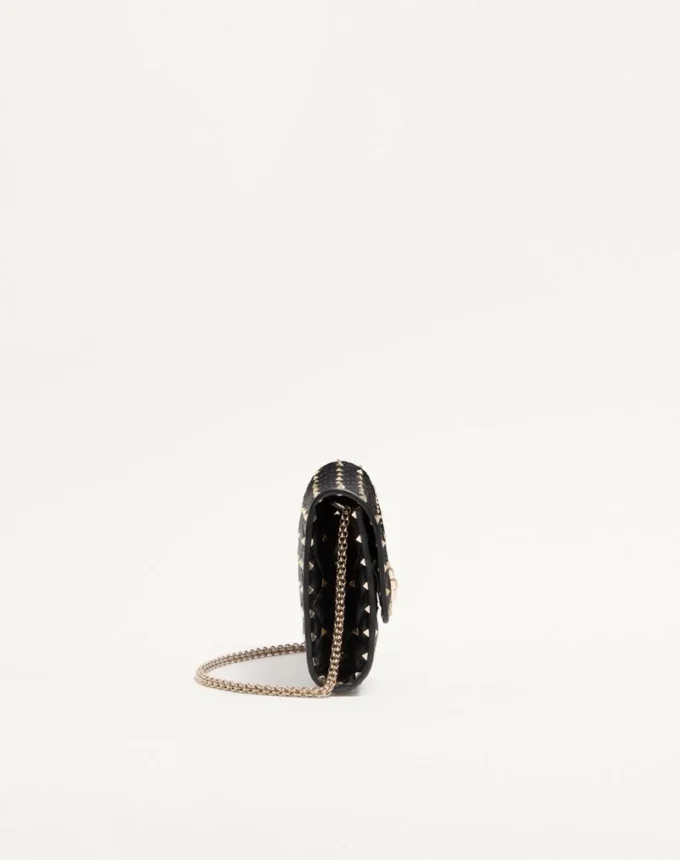 Bolso bandolera de mano de piel napa con tachuelas Rockstud Bolso bandolera de mano de piel napa con tachuelas Rockstud