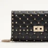 Bolso bandolera de mano de piel napa con tachuelas Rockstud Bolso bandolera de mano de piel napa con tachuelas Rockstud