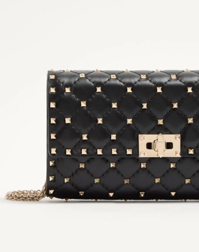 Bolso bandolera de mano de piel napa con tachuelas Rockstud Bolso bandolera de mano de piel napa con tachuelas Rockstud