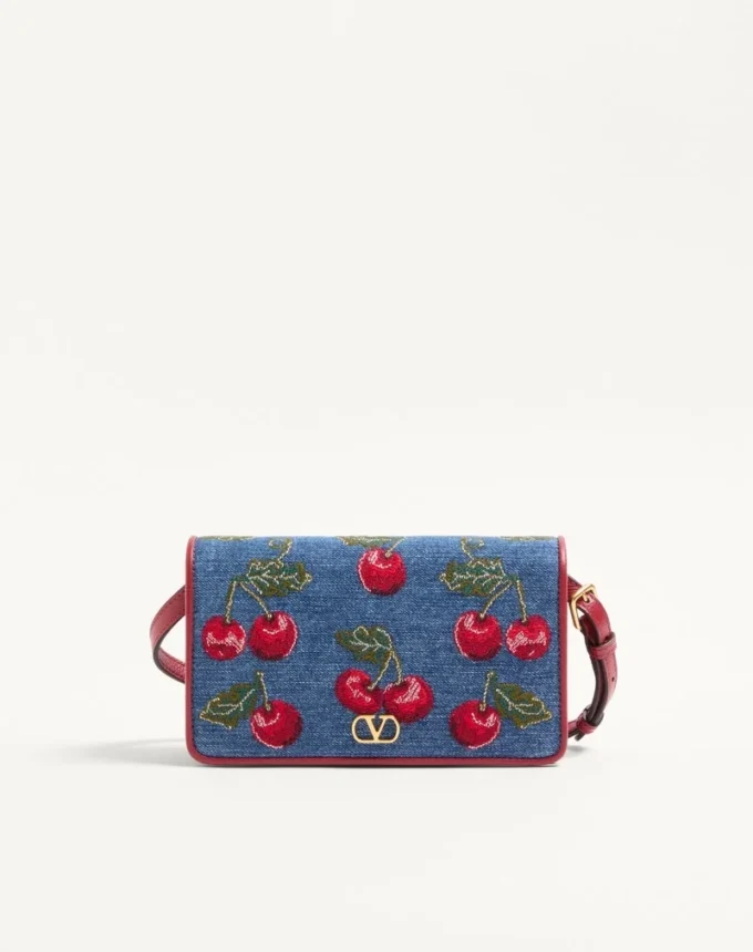 Bolso bandolera mini de denim con bordado Cherryfic y logotipo VLogo