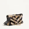 Bolso bandolera Panthea de Valentino Garavani con motivo chevron en pitón y ante Bolso bandolera Panthea de Valentino Garavani con motivo chevron en pitón y ante