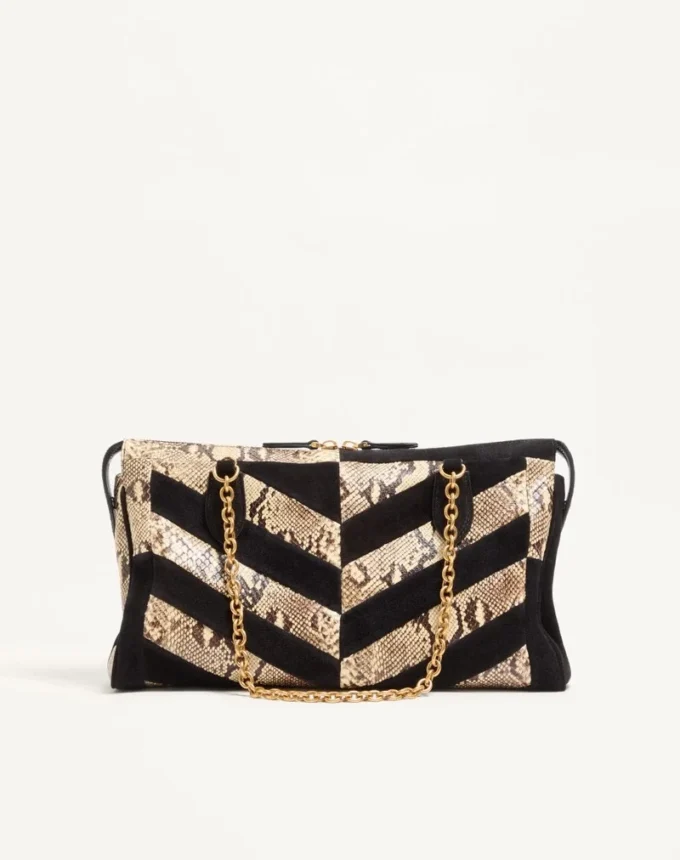 Bolso bandolera Panthea de Valentino Garavani con motivo chevron en pitón y ante Bolso bandolera Panthea de Valentino Garavani con motivo chevron en pitón y ante