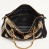Bolso bandolera Panthea de Valentino Garavani con motivo chevron en pitón y ante Bolso bandolera Panthea de Valentino Garavani con motivo chevron en pitón y ante