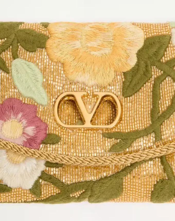 Bolso bandolera pequeño bordado DeVain de Valentino Garavani Bolso bandolera pequeño bordado DeVain de Valentino Garavani