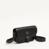 Bolso bandolera pequeño de piel de becerro Valentino Garavani Antibes Bolso bandolera pequeño de piel de becerro Valentino Garavani Antibes
