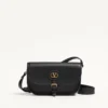 Bolso bandolera pequeño de piel de becerro Valentino Garavani Antibes Bolso bandolera pequeño de piel de becerro Valentino Garavani Antibes