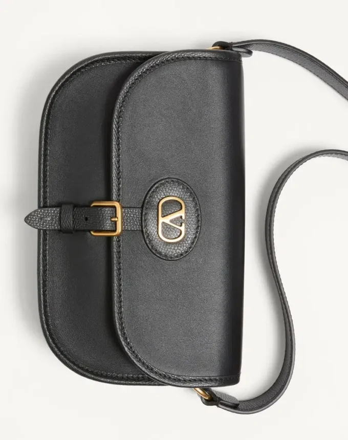 Bolso bandolera pequeño de piel de becerro Valentino Garavani Antibes Bolso bandolera pequeño de piel de becerro Valentino Garavani Antibes
