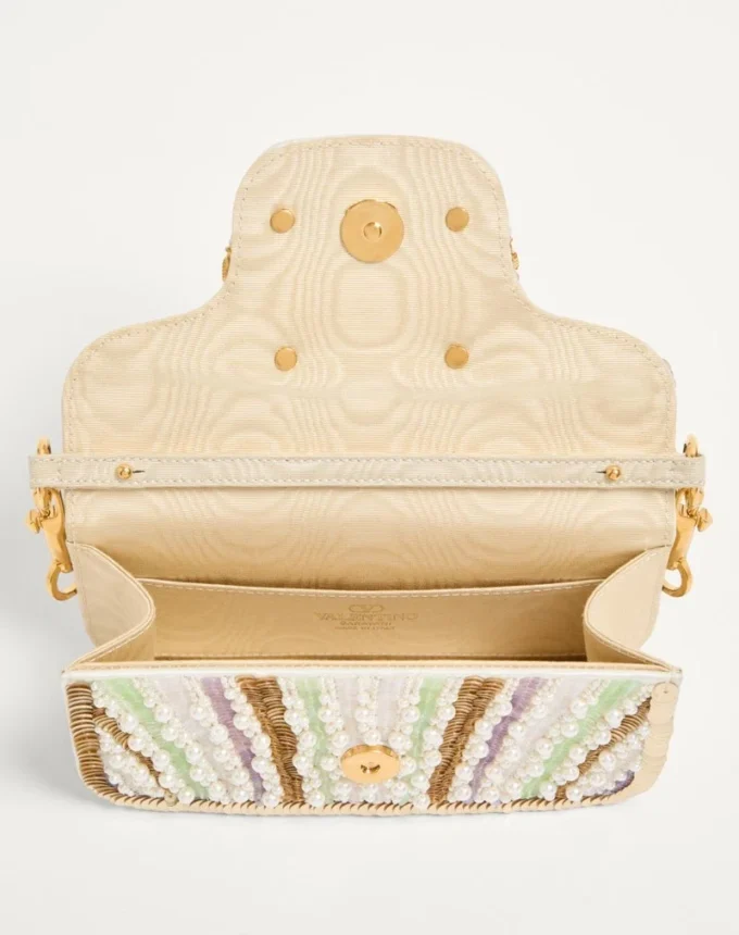Bolso bandolera pequeño Locò de Valentino Garavani con bordado y logotipo joya Bolso bandolera pequeño Locò de Valentino Garavani con bordado y logotipo joya