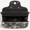 Bolso bandolera pequeño Locò de Valentino Garavani con bordado y logotipo joya Bolso bandolera pequeño Locò de Valentino Garavani con bordado y logotipo joya
