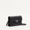 Bolso bandolera pequeño Rockstud de piel de becerro granulada Bolso bandolera pequeño Rockstud de piel de becerro granulada