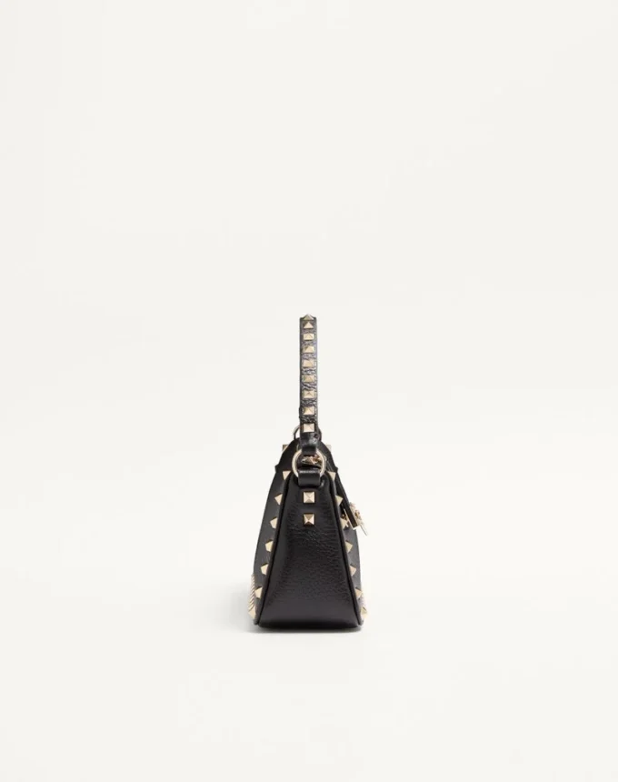 Bolso bandolera pequeño Rockstud de piel de becerro granulada