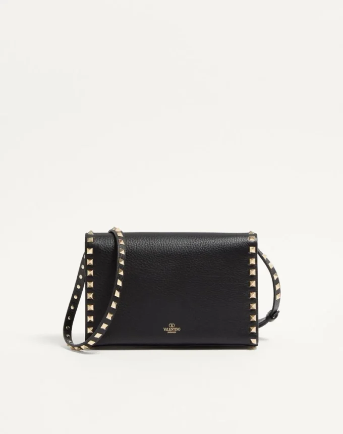 Bolso bandolera pequeño Rockstud de piel de becerro granulada