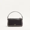 Bolso bandolera pequeño Rockstud de piel de becerro granulada