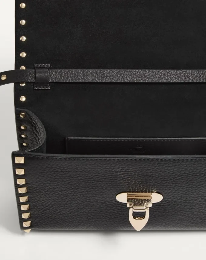 Bolso bandolera pequeño Rockstud de piel de becerro granulada
