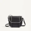 Bolso bandolera pequeño Rockstud de piel de becerro granulada Bolso bandolera pequeño Rockstud de piel de becerro granulada