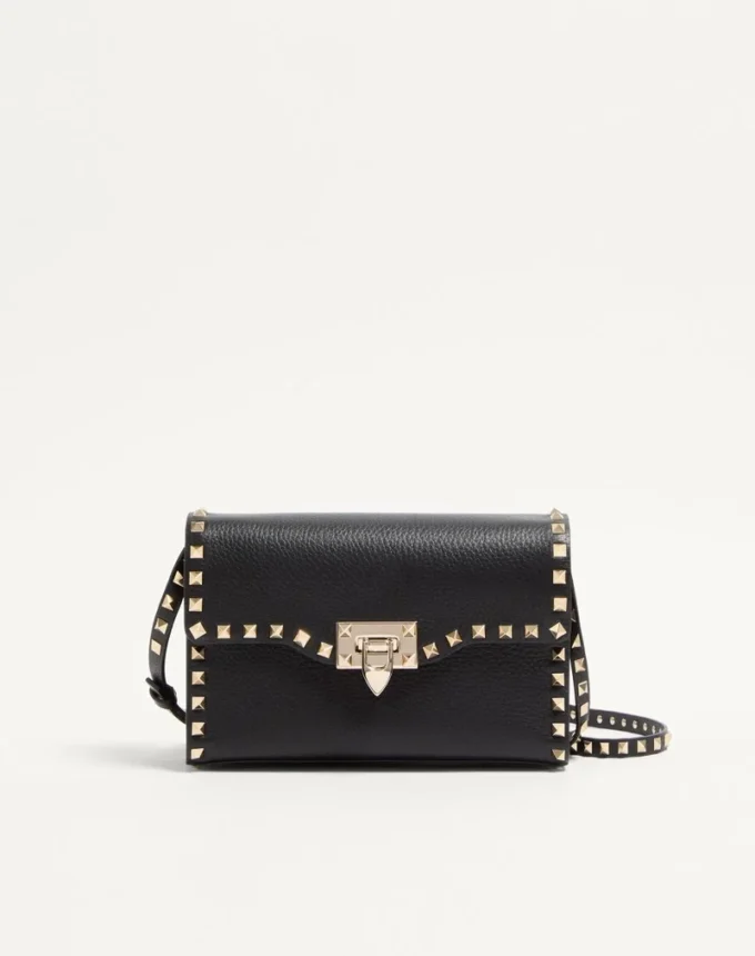 Bolso bandolera pequeño Rockstud de piel de becerro granulada