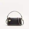 Bolso bandolera pequeño Rockstud de piel de becerro granulada