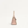 Bolso bandolera pequeño Rockstud de Valentino Garavani en piel de becerro granulada laminada Bolso bandolera pequeño Rockstud de Valentino Garavani en piel de becerro granulada laminada