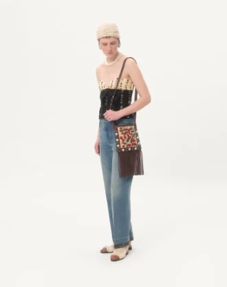 Bolso bandolera pequeño Valentino Garavani Nellcôte en rafia jacquard con estampado Cherryfic