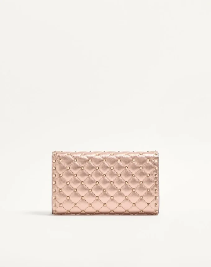 Bolso bandolera Valentino Garavani Rockstud Spike en piel napa laminada Bolso bandolera Valentino Garavani Rockstud Spike en piel napa laminada