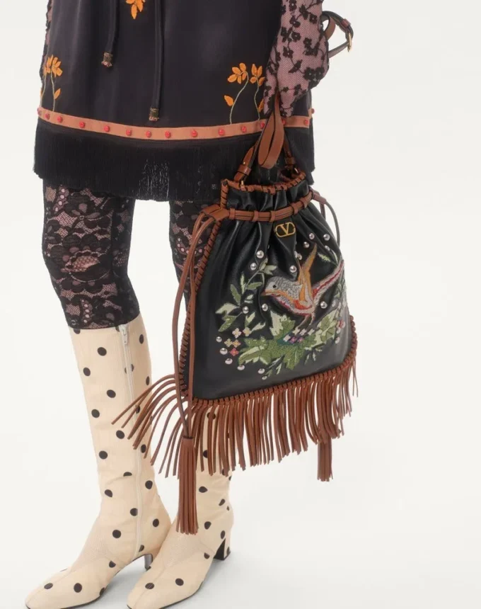 Bolso bordado con flecos Nellcôte Alice de Valentino Garavani