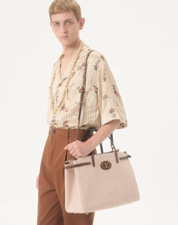 Bolso de compras mediano de lona Antibes de Valentino Garavani Bolso de compras mediano de lona Antibes de Valentino Garavani