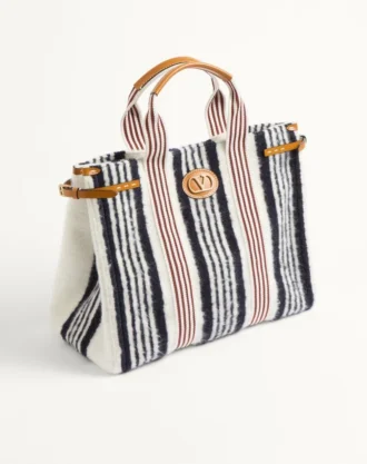 Bolso de lana Antibes de Valentino Garavani