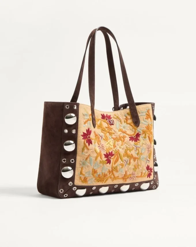 Bolso de mano mediano bordado Nellcôte de Valentino Garavani Bolso de mano mediano bordado Nellcôte de Valentino Garavani