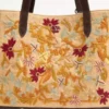 Bolso de mano mediano bordado Nellcôte de Valentino Garavani Bolso de mano mediano bordado Nellcôte de Valentino Garavani