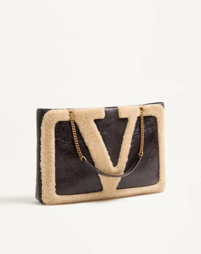 Bolso mediano de compras Valentino Garavani Viva Superstar en piel de oveja. Bolso mediano de compras Valentino Garavani Viva Superstar en piel de oveja.