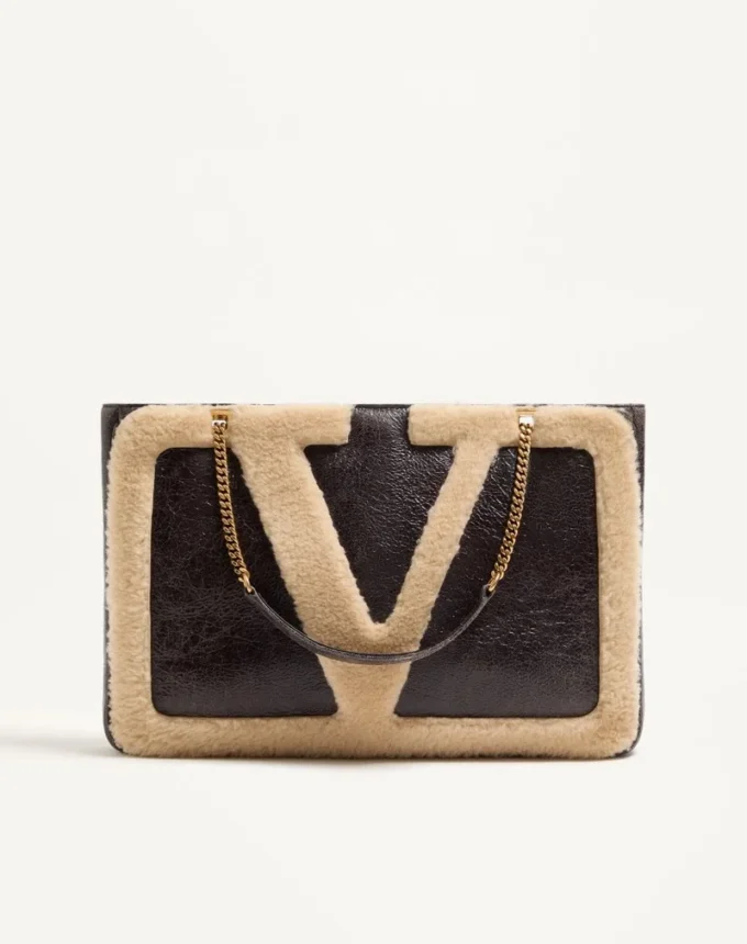 Bolso mediano de compras Valentino Garavani Viva Superstar en piel de oveja. Bolso mediano de compras Valentino Garavani Viva Superstar en piel de oveja.