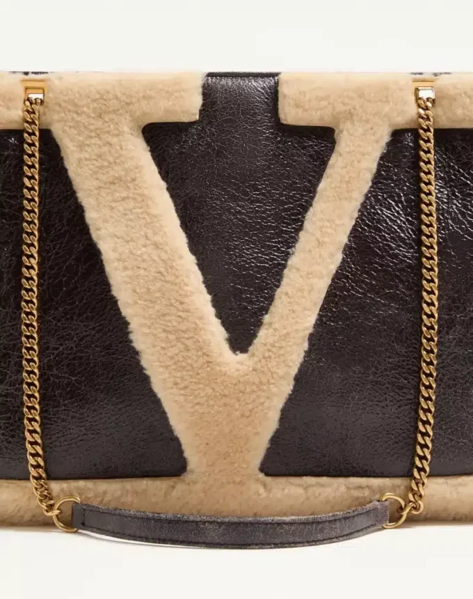 Bolso mediano de compras Valentino Garavani Viva Superstar en piel de oveja. Bolso mediano de compras Valentino Garavani Viva Superstar en piel de oveja.