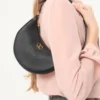 Bolso mini hobo Vlogo Signature en piel de becerro granulada Bolso mini hobo Vlogo Signature en piel de becerro granulada