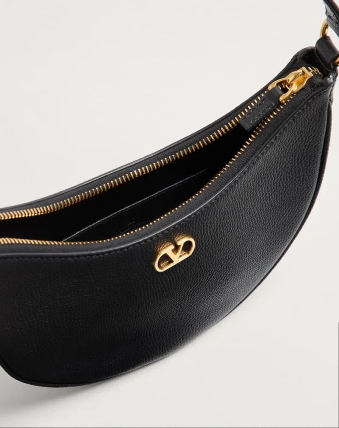 Bolso mini hobo Vlogo Signature en piel de becerro granulada Bolso mini hobo Vlogo Signature en piel de becerro granulada