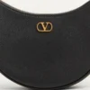 Bolso mini hobo Vlogo Signature en piel de becerro granulada Bolso mini hobo Vlogo Signature en piel de becerro granulada