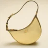 Bolso mini hobo Vlogo Signature en piel de becerro granulada laminada Bolso mini hobo Vlogo Signature en piel de becerro granulada laminada