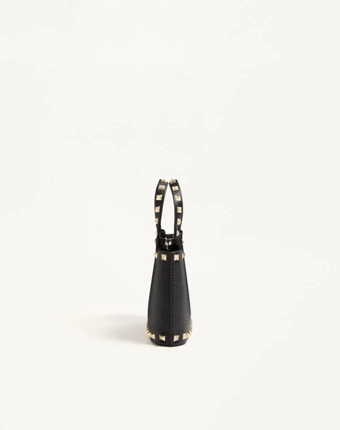 Bolso mini shopping Rockstud en piel de becerro granulada Bolso mini shopping Rockstud en piel de becerro granulada