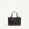 Bolso mini shopping Rockstud en piel de becerro granulada Bolso mini shopping Rockstud en piel de becerro granulada