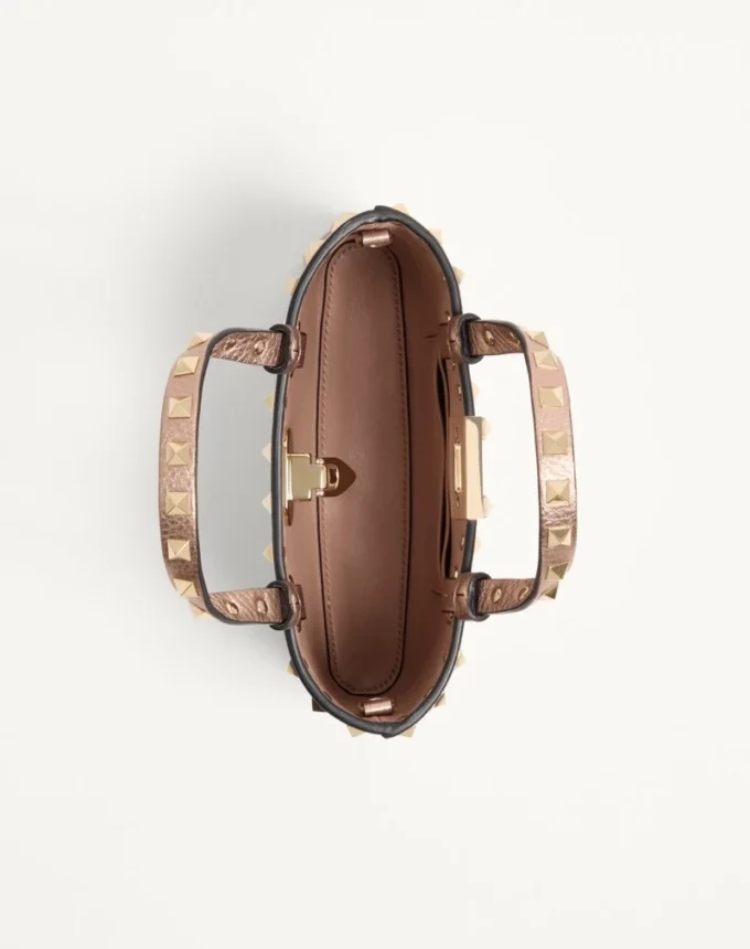 Bolso mini shopping Rockstud en piel de becerro granulada laminada