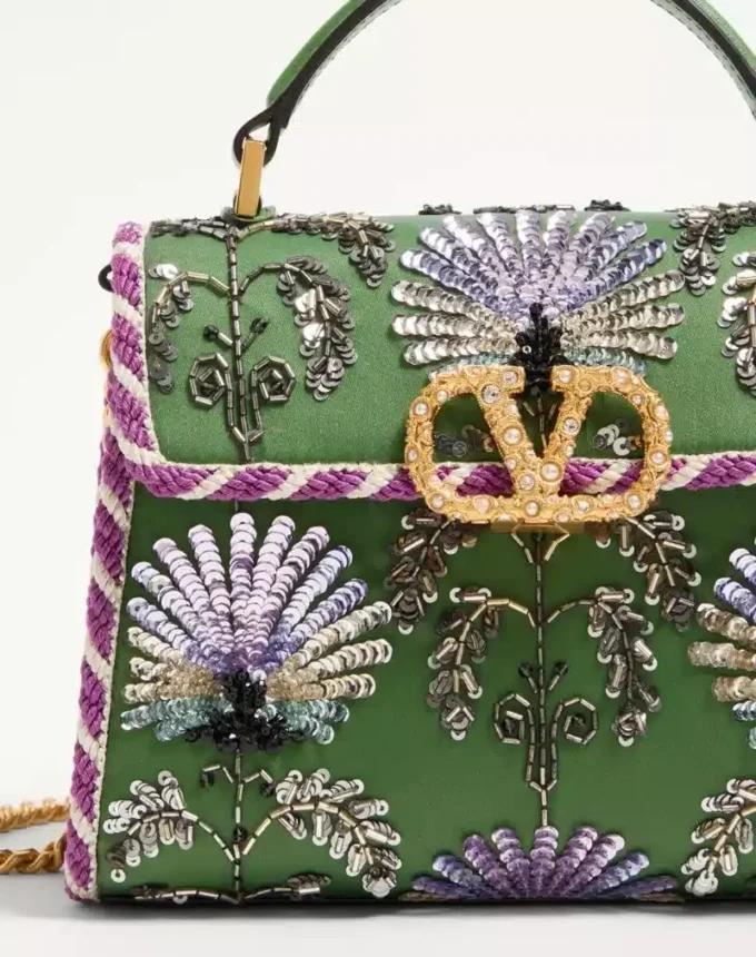 Bolso mini Vsling bordado con logotipo joya de Valentino Garavani Bolso mini Vsling bordado con logotipo joya de Valentino Garavani