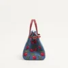 Bolso pequeño Antibes de Valentino Garavani en denim con bordado Cherryfic Bolso pequeño Antibes de Valentino Garavani en denim con bordado Cherryfic