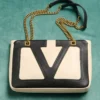 Bolso pequeño de compras de piel napa Valentino Garavani Viva Superstar Bolso pequeño de compras de piel napa Valentino Garavani Viva Superstar