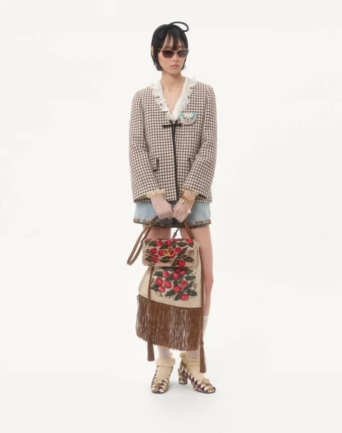 Bolso pequeño de hombro bordado DeVain de Valentino Garavani Bolso pequeño de hombro bordado DeVain de Valentino Garavani