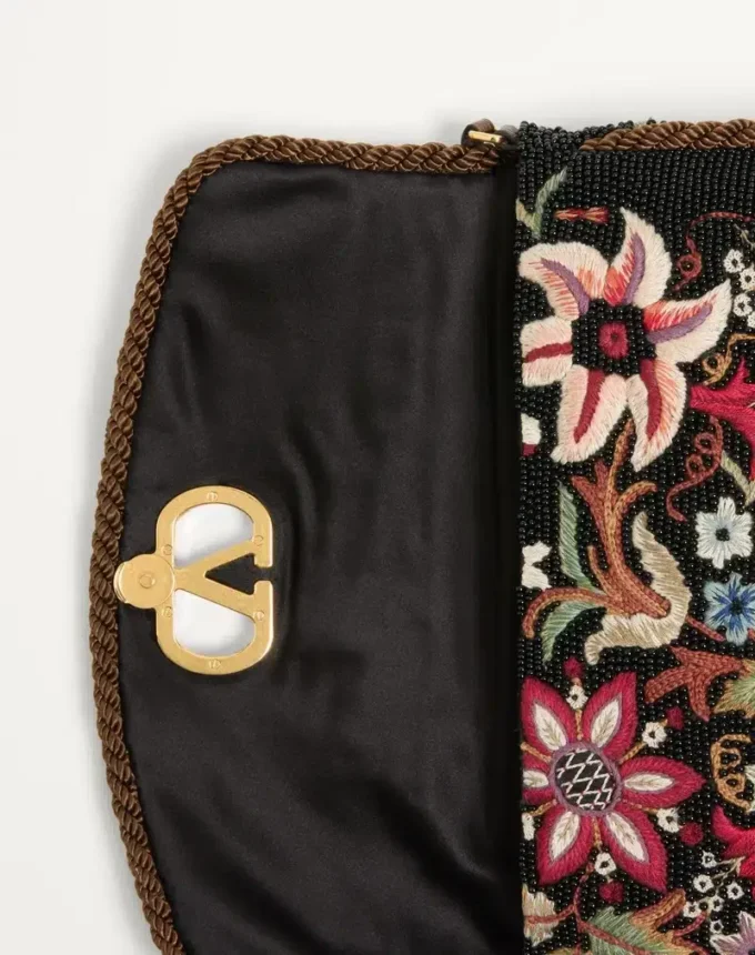 Bolso pequeño de hombro bordado DeVain de Valentino Garavani Bolso pequeño de hombro bordado DeVain de Valentino Garavani